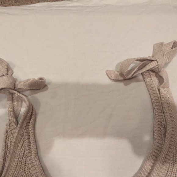 Gap Size L striped sweater tank with shoulder ties - Picture 2 of 7